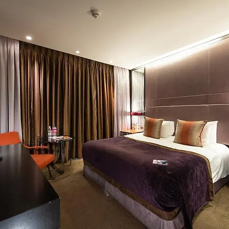 Crowne Plaza London Battersea Hotel